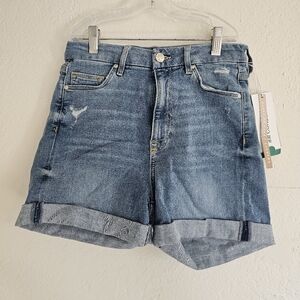 NWT H&M Premium Embrace Denim Ultra High Shorts size 4 Medium Wash